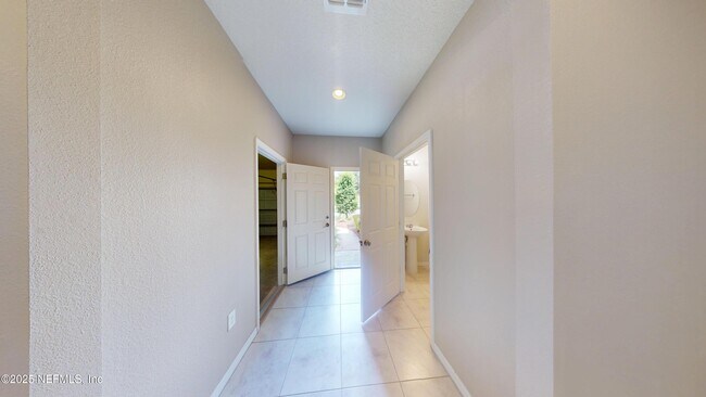 Foto del edificio - 13950 Berryview Rd