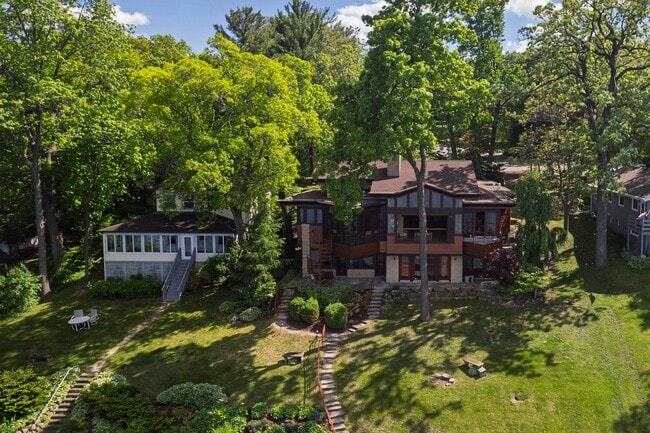 Building Photo - 5030 Lake Mendota Dr