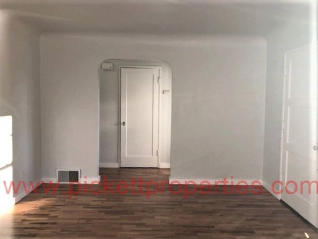 Foto del edificio - Remodeled Mannett Duplex with Peekaboo Views