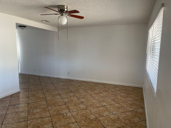 Building Photo - 3BD/1.5BA House - Moreno Valley (92553)