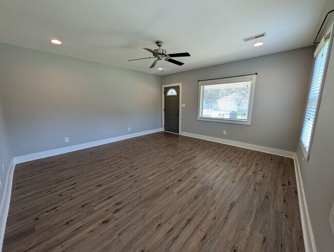 Foto del edificio - 3704 Fairview St SW