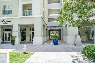 Building Photo - 1200 Town Center Dr