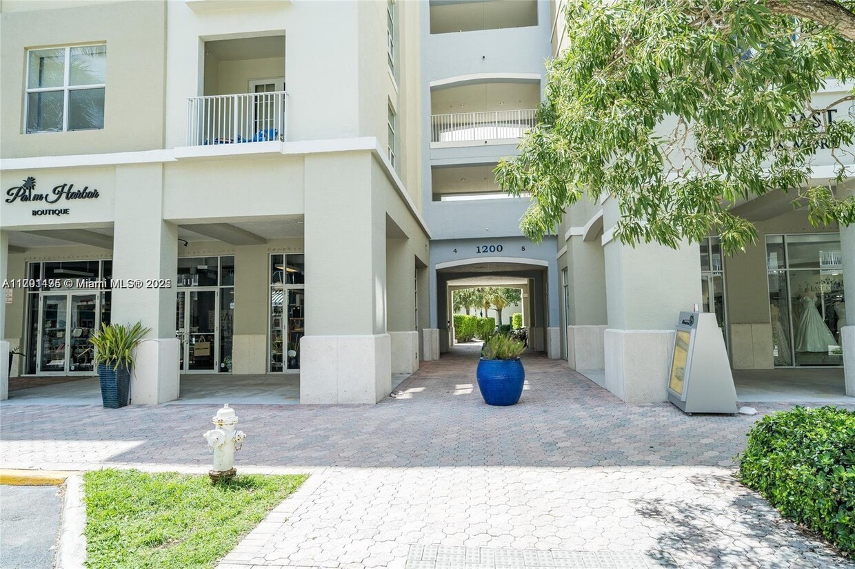 Primary Photo - 1200 Town Center Dr
