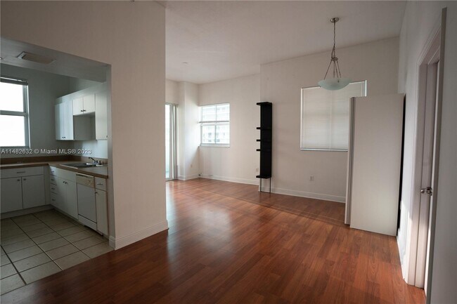 Building Photo - 1250 S Miami Ave