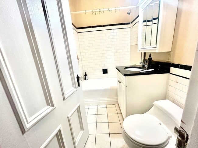 Foto del edificio - 229 Newbury St