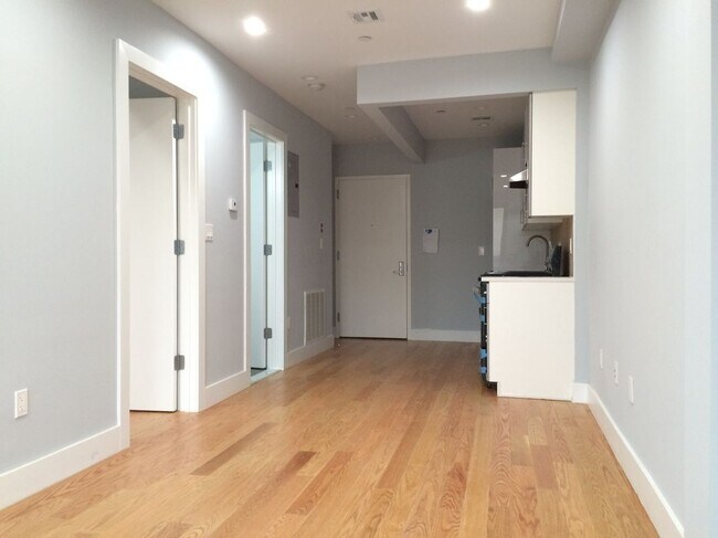 Foto del edificio - 971A Lafayette Ave