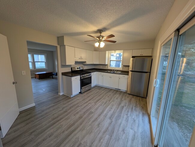 Foto del edificio - 2712 109th Ln NW