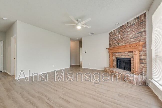 Foto del edificio - 1443 Chapman Dr