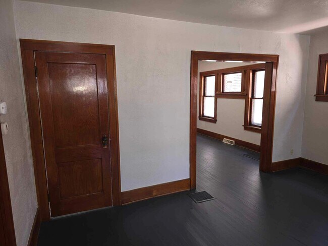 Foto del edificio - 710 Poplar St
