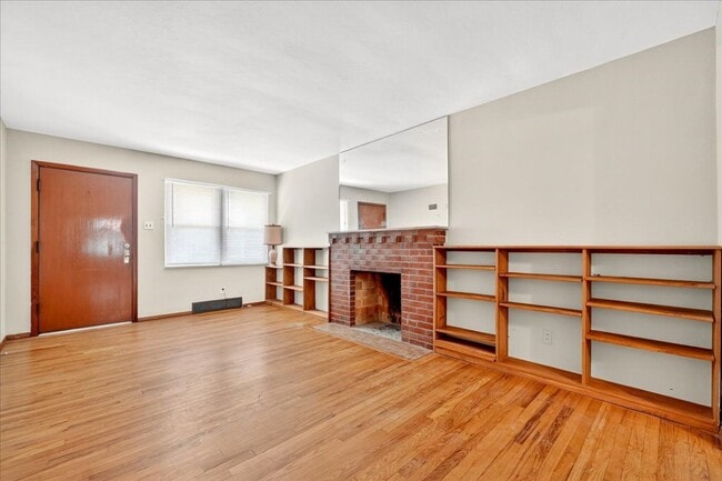 Building Photo - 9319 Aster Ave