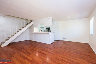Building Photo - 5473 Spinnaker Walkway