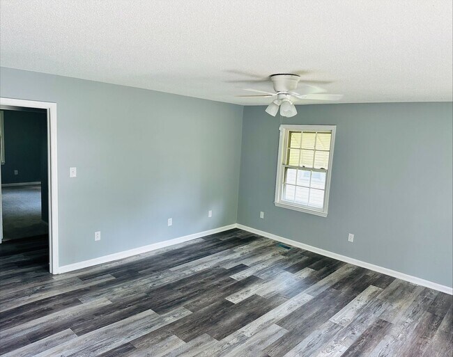 Foto del edificio - PRICE DROP! DEPOSIT FREE OPTIONS!!  Charmi...