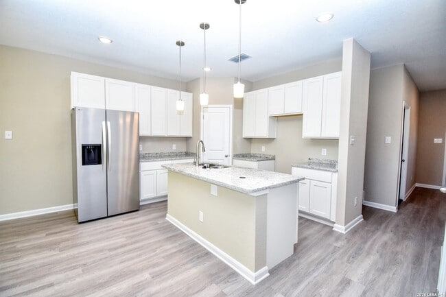 Building Photo - 6238 Pancho Villa Dr