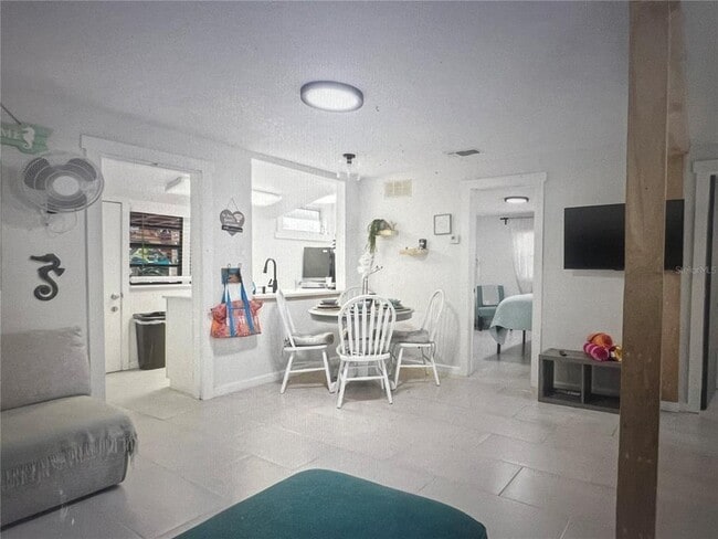 Foto del edificio - 1544 Carmel Ave