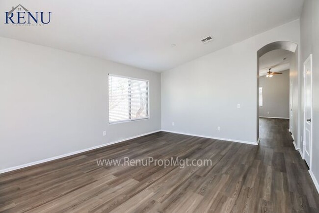 Building Photo - 3 bed, 2 bath with RV Gate in Casa Grande!
