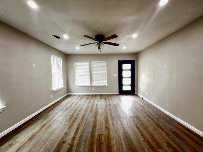 Foto del edificio - 5519 Arlington Park Dr
