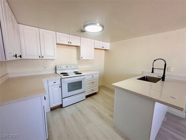 Foto del edificio - 4225 Stewart Ave