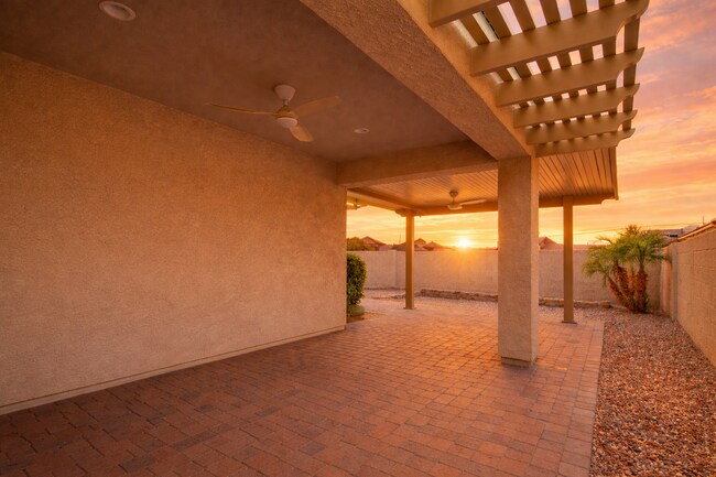 Building Photo - 272 W Satinka Dr