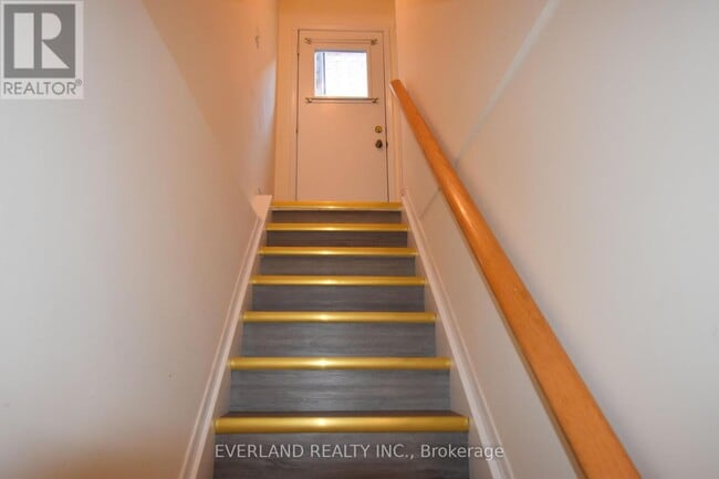 Building Photo - 1 Shaftsbury Ave