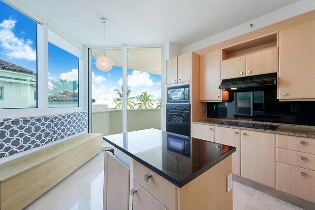 Cocina - 300 S Pointe Dr