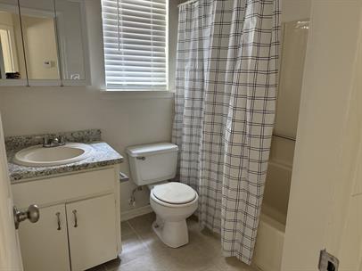 Foto del edificio - 930 Lakeside Dr