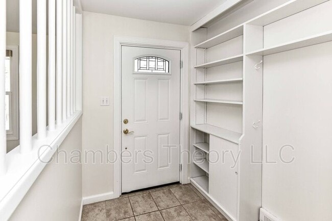 Building Photo - 5212 Montgomery St