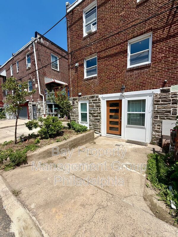 Foto del edificio - 216 Glencoe Rd