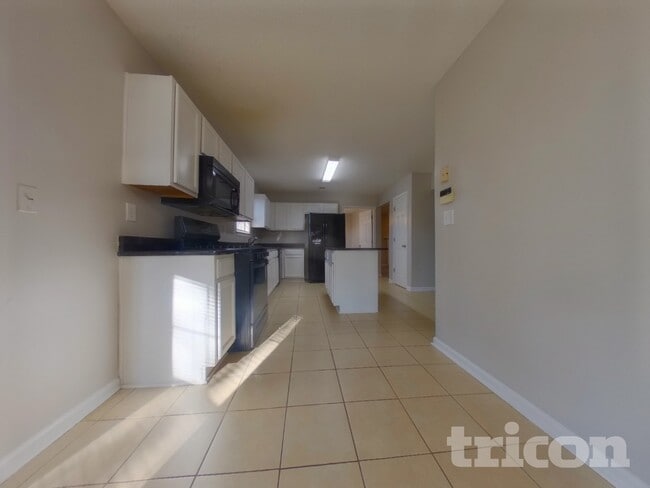 Foto del edificio - 4600 White Rd