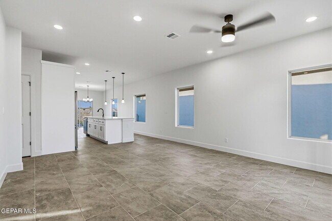 Foto del edificio - 12336 Jack Vowell Wy