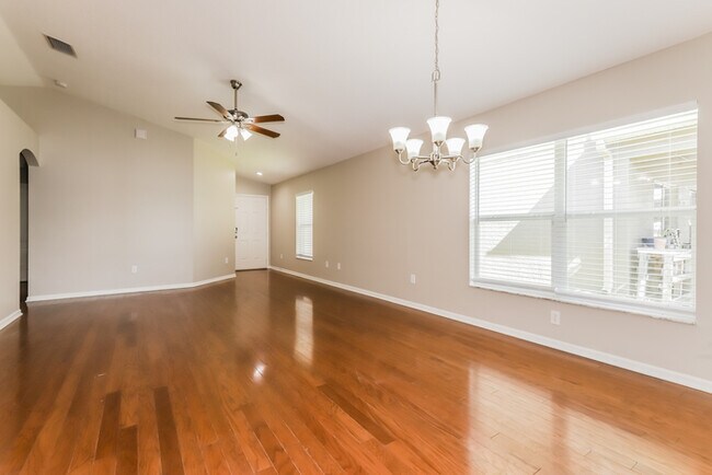 Foto del edificio - 911 Seminole Sky Dr