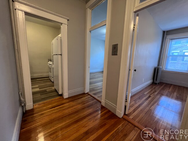 Foto del edificio - 376 Riverway