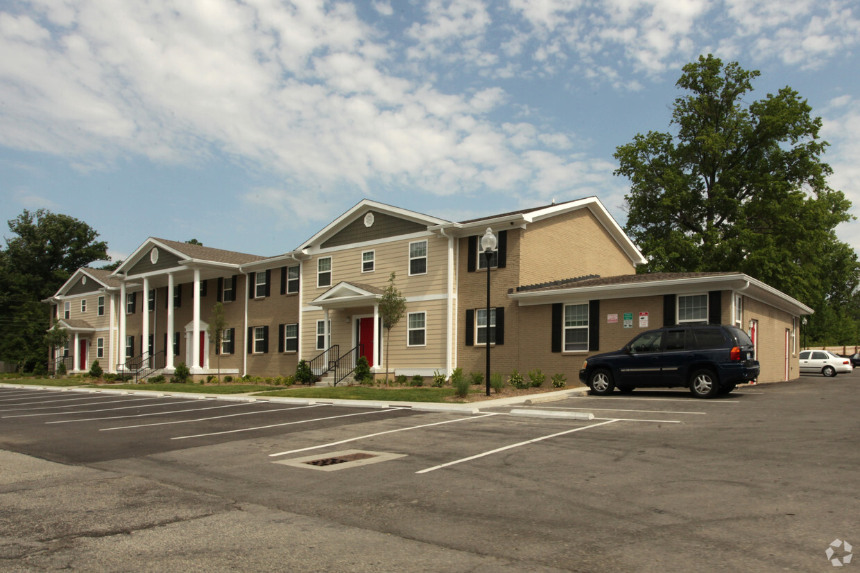 Primary Photo - Willow Place Apartments