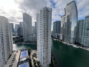 Building Photo - 900 Brickell Key Blvd