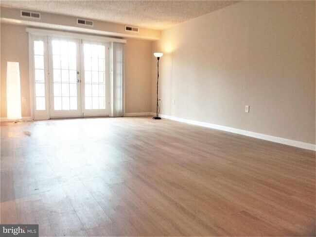 Foto del edificio - 3805 Swann Rd
