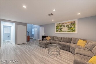Building Photo - 4565 S Bonita Vista St