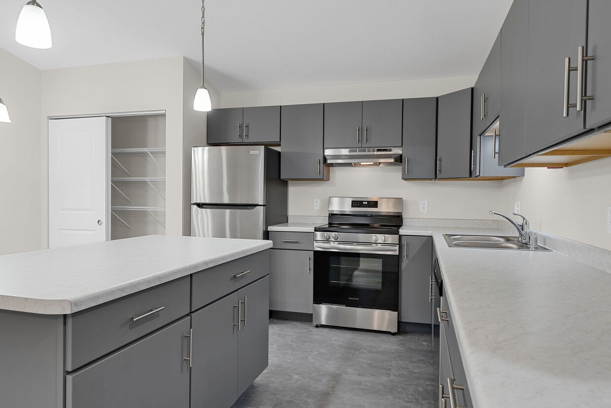 Primary Photo - West Side Apartments