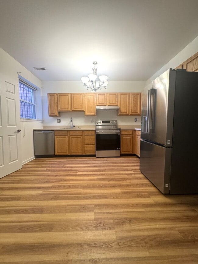 Building Photo - 3BR/1.5BA Historic Townhouse in the Heart of Shaw with Parking