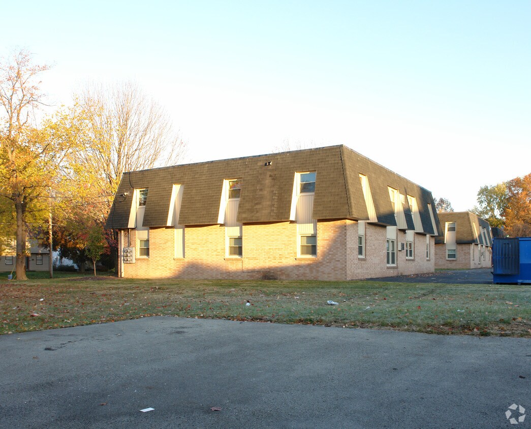 Building Photo - 5049 Aravesta Ave