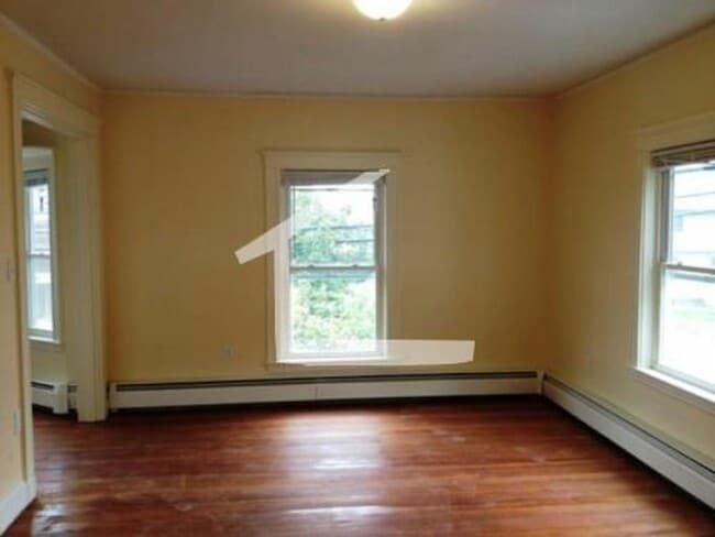 Building Photo - 33 Coolidge Hill Rd