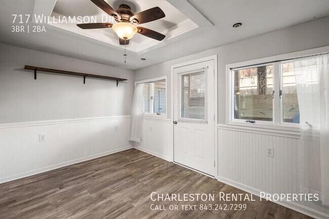 Foto del edificio - 717 Williamson Dr