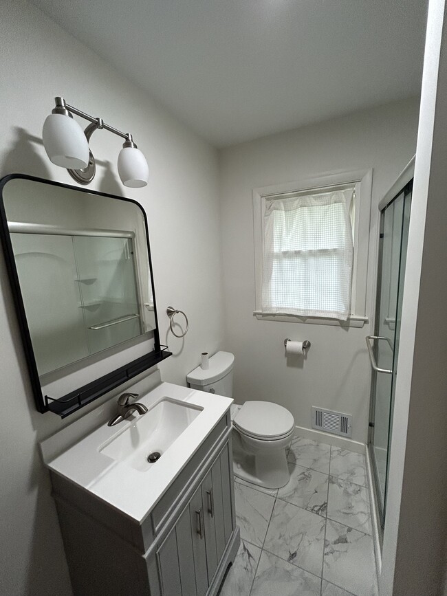Bathroom - 1746 Oakwood Dr