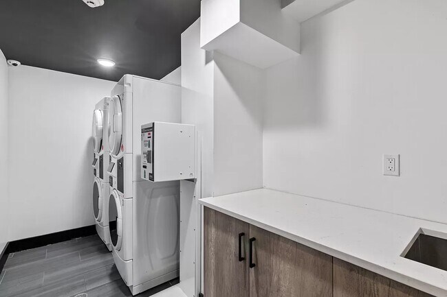 Foto del edificio - 282 E 32nd St