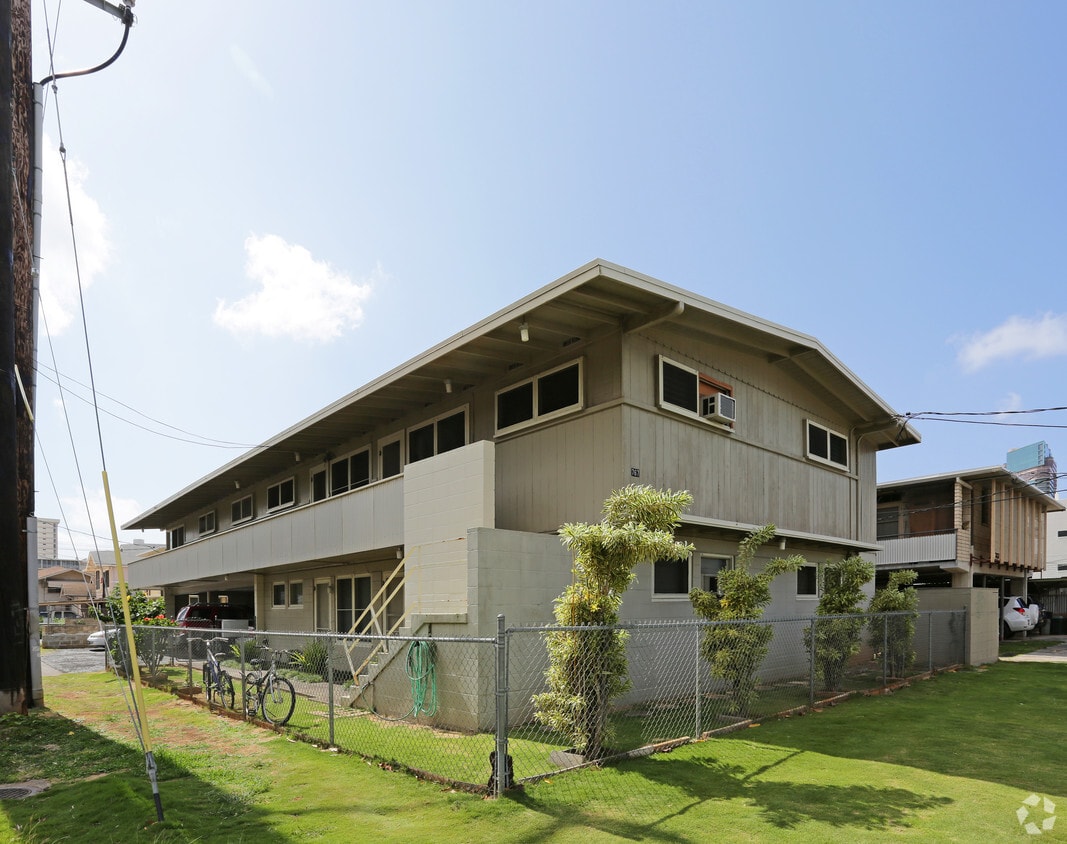 Primary Photo - 767 Pumehana St