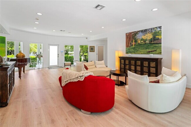 Foto del edificio - 200 Shore Dr S