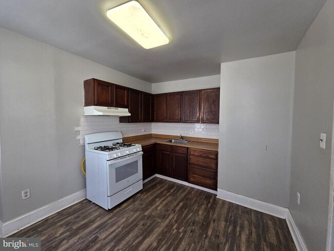 Foto del edificio - 604 W 20th St