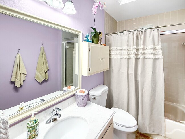 Building Photo - 3358 Perimeter Dr