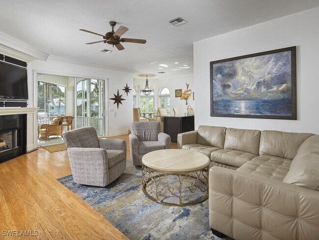 Building Photo - 720 17th Ave S