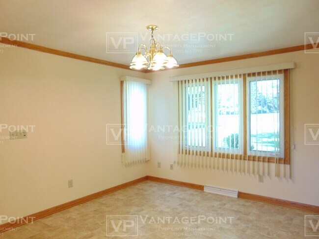 Building Photo - 4908 N Lynndale Dr