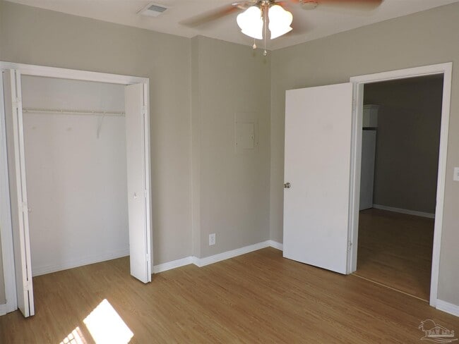 Foto del edificio - 1000 W Intendencia St