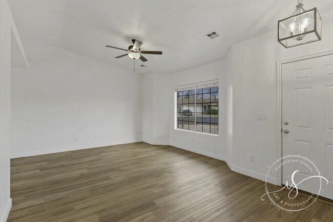 Building Photo - "Beautiful 3-Bed 2-Bath home with a large yard in Ivins!"